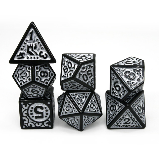 ชุดลูกเต๋าทรงหลายเหลี่ยมแกะสลั - Board Game Vintage บทวิจารณ์และราคา