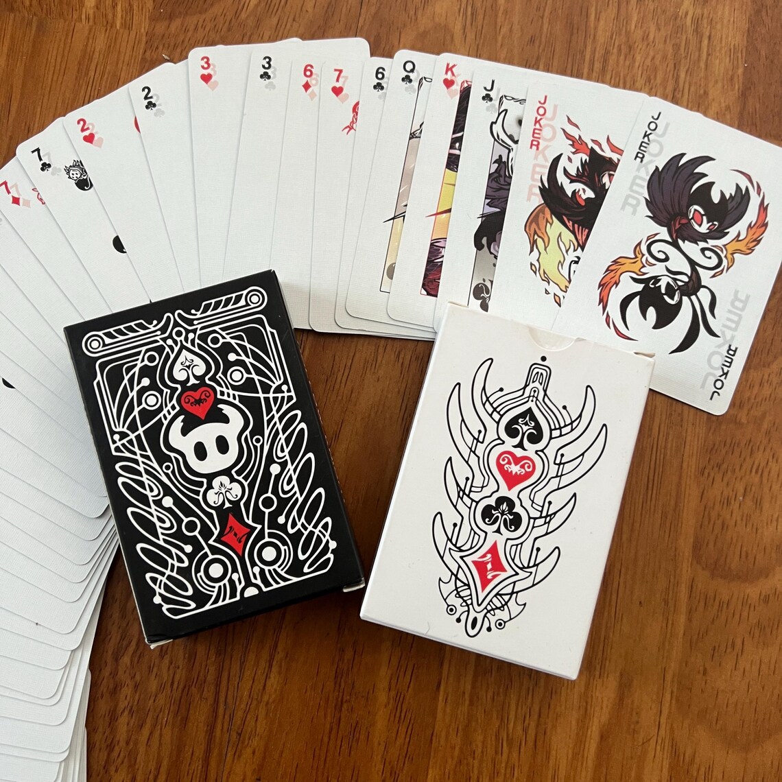 ชุดการ์ดโป๊กเกอร์ฮอลโลว์ไนท์มา - Board Games บทวิจารณ์และราคา